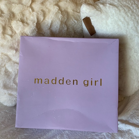 Madden Girl beige booties - Picture 2 of 5